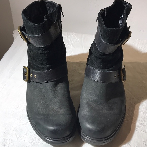 Munro Black Boots - Picture 1 of 6